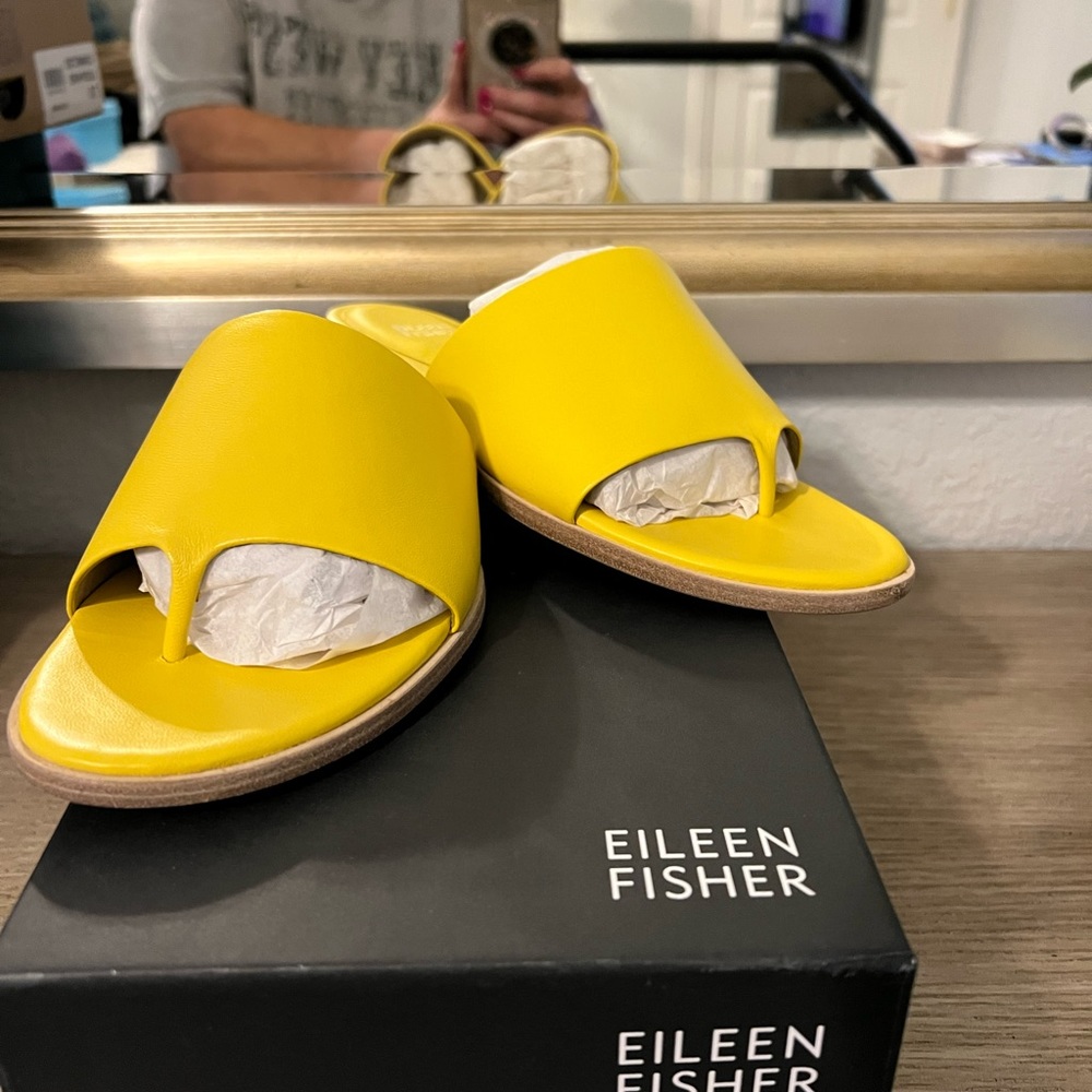 Womens leather between the toe slide sandals